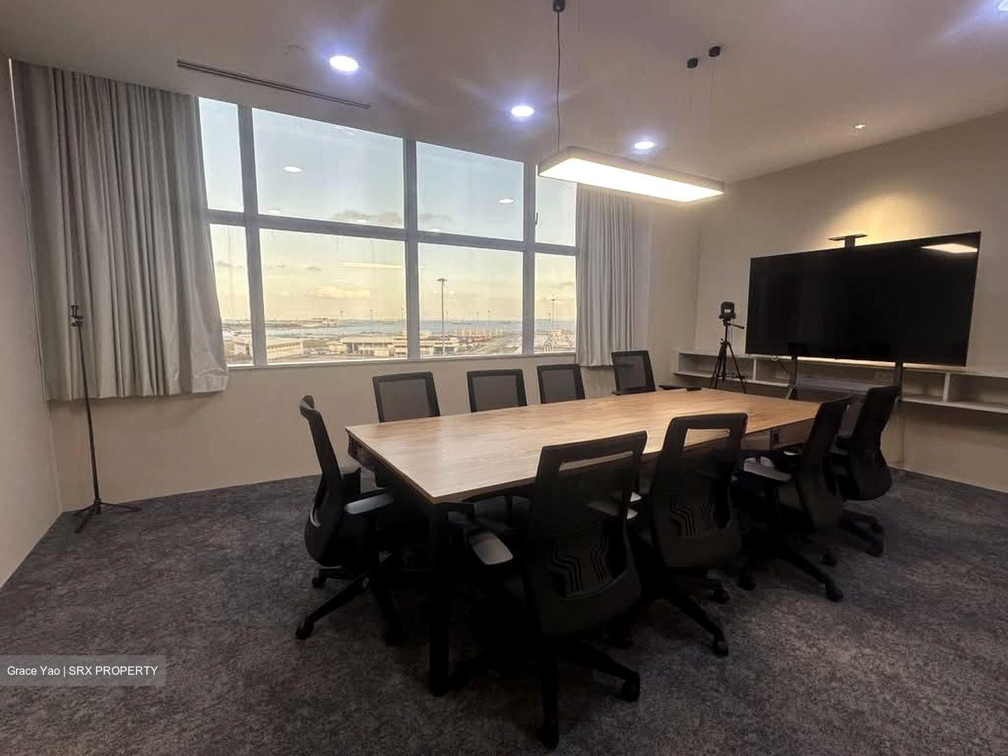 Icon (D2), Office #570937171